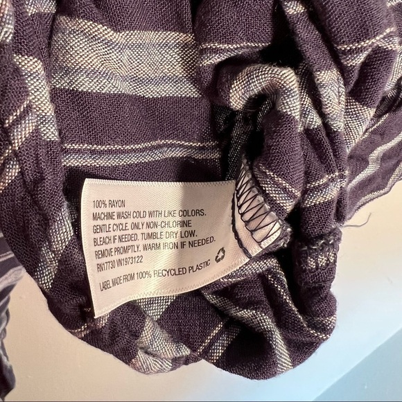 Universal Thread Button Down Tie Front Top Blue Stripes - Picture 8 of 8